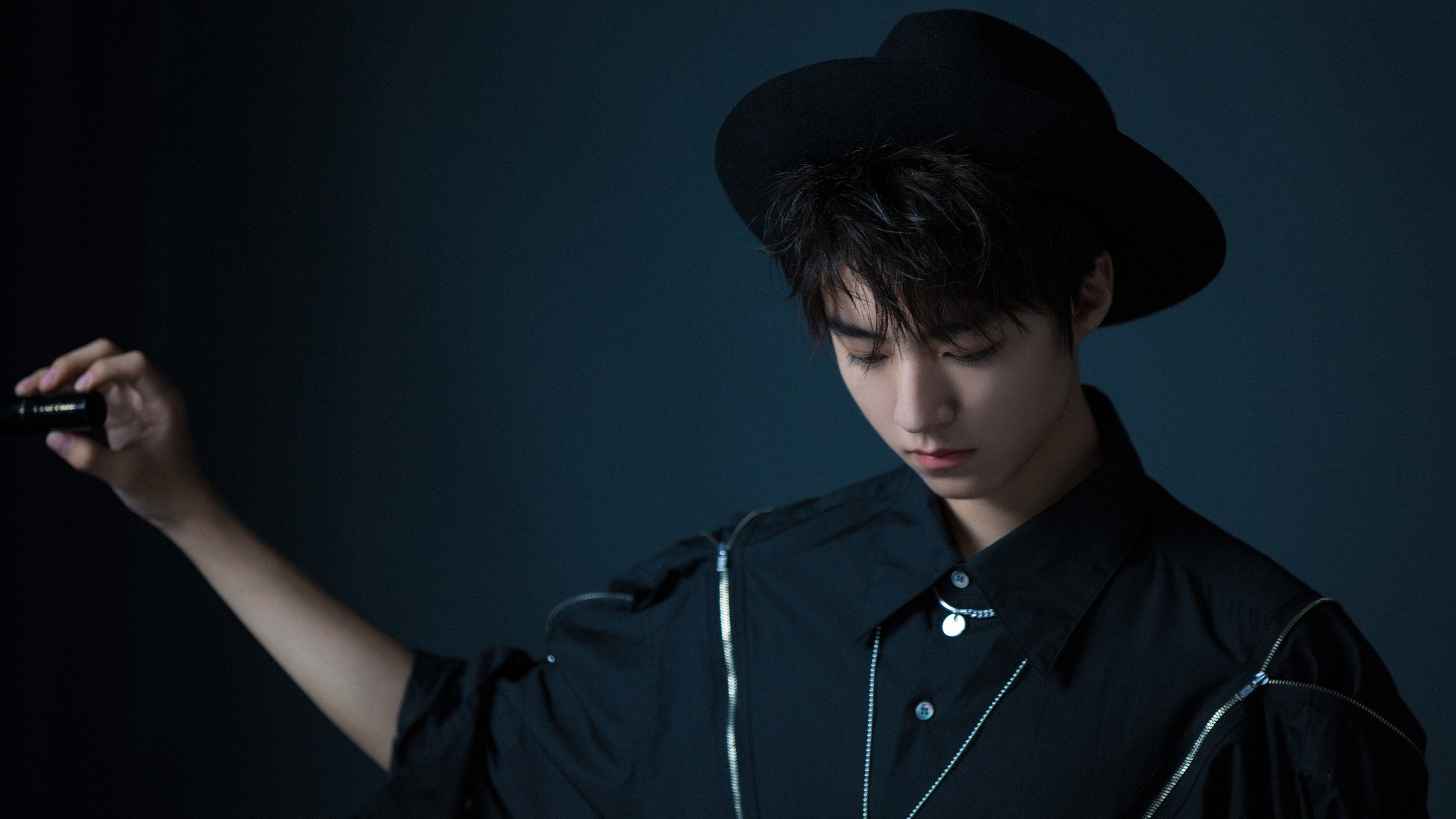 大心脏时刻,塔图姆用荣耀照亮超级舞台,尼克斯用坚韧赢得纽约黎明