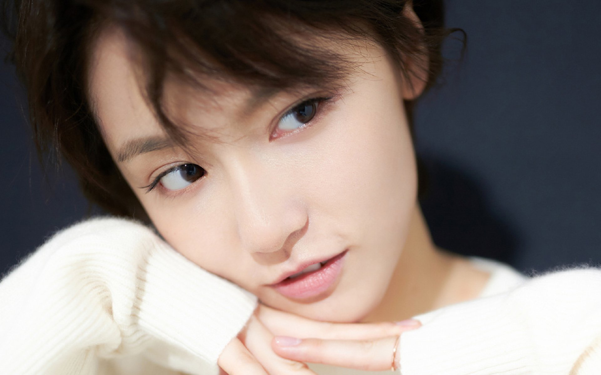 孤星闪耀与铁血团队，足球世界的双重奏